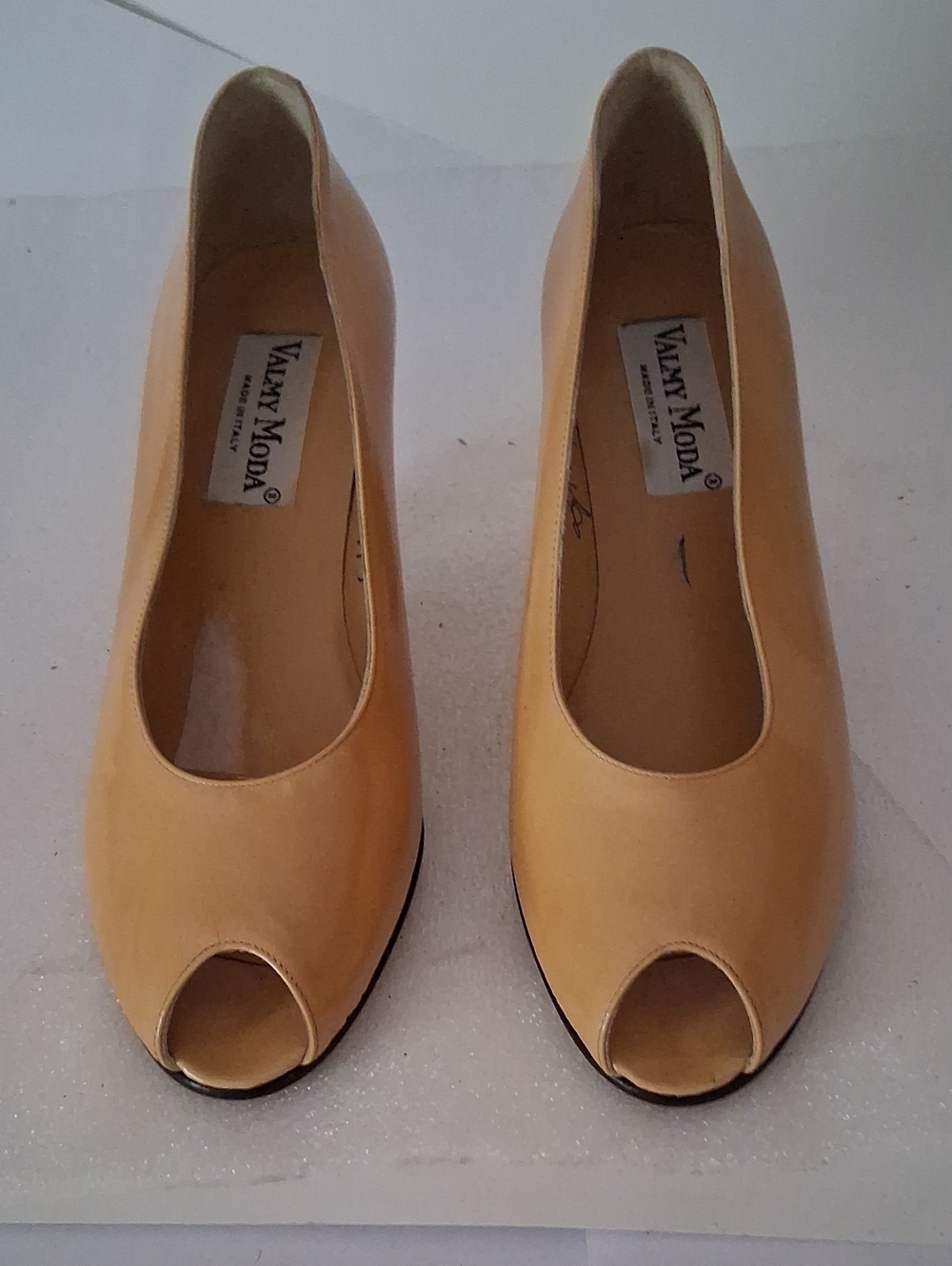 Women's Peep Toe Pumps in Light Tan